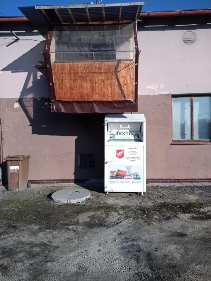 Kontejner na textil u Baníku