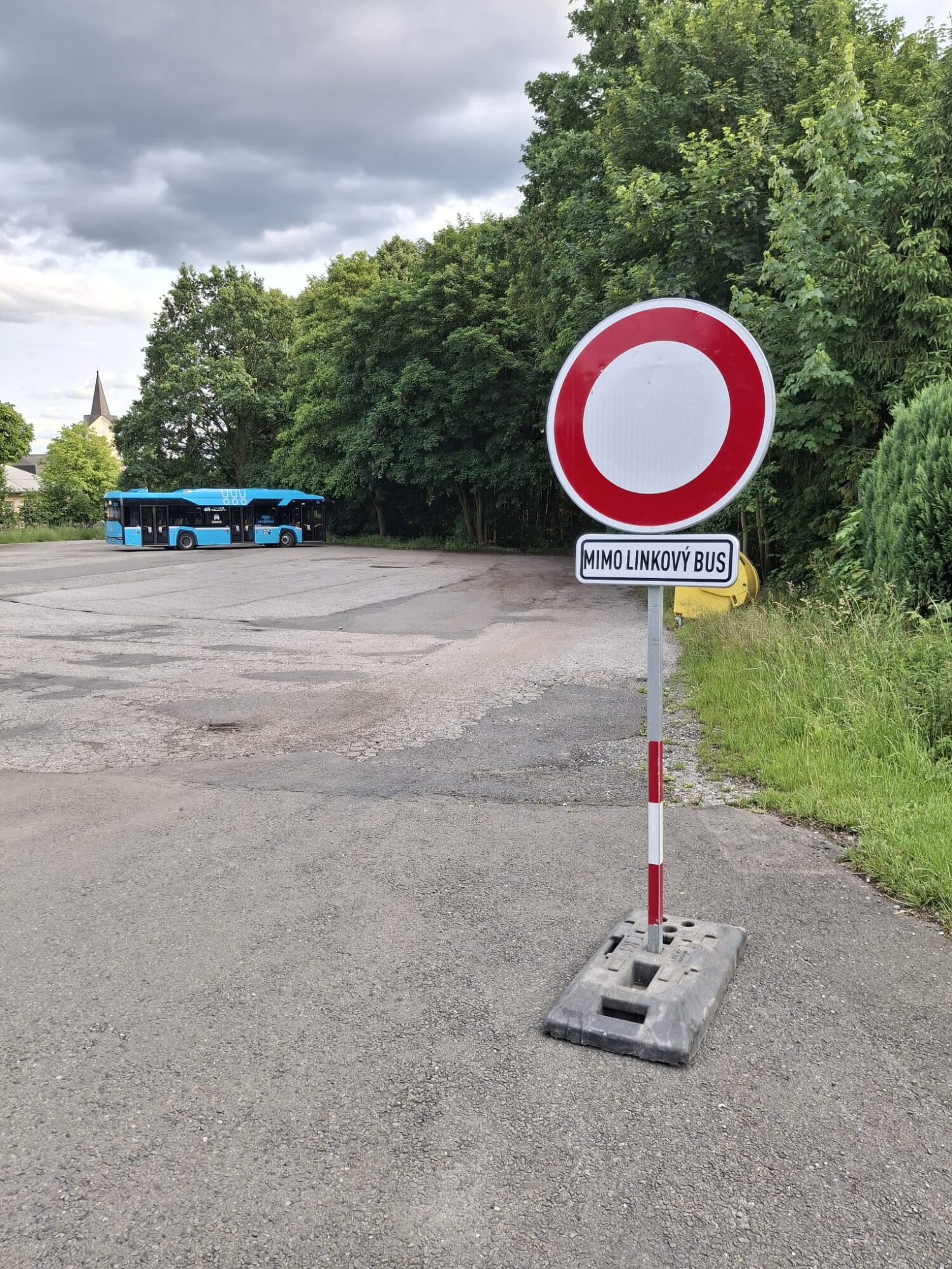 zákaz vjezdu parkoviště